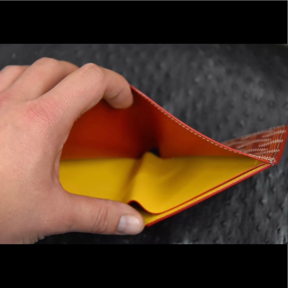 Authentic Goyard Victorie Wallet in Red - Picture 6 of 7